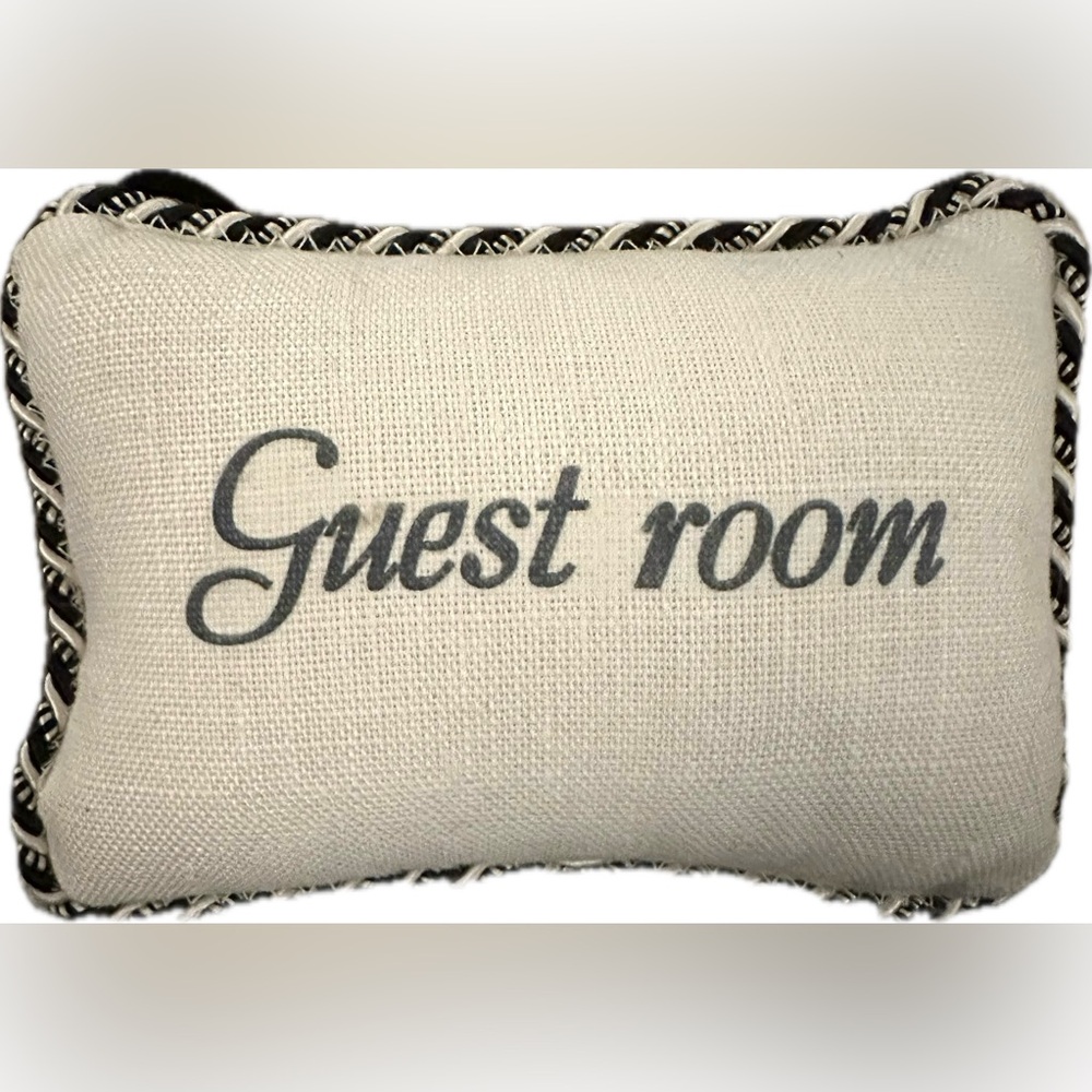 NEW Handmade Charming Cute Guest Room Accent Mini Pillow Door Hanger 4" x 6" HTF - Picture 2 of 4